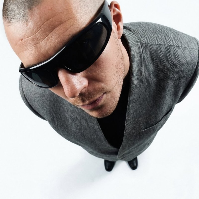 Simone De Kunovich dj